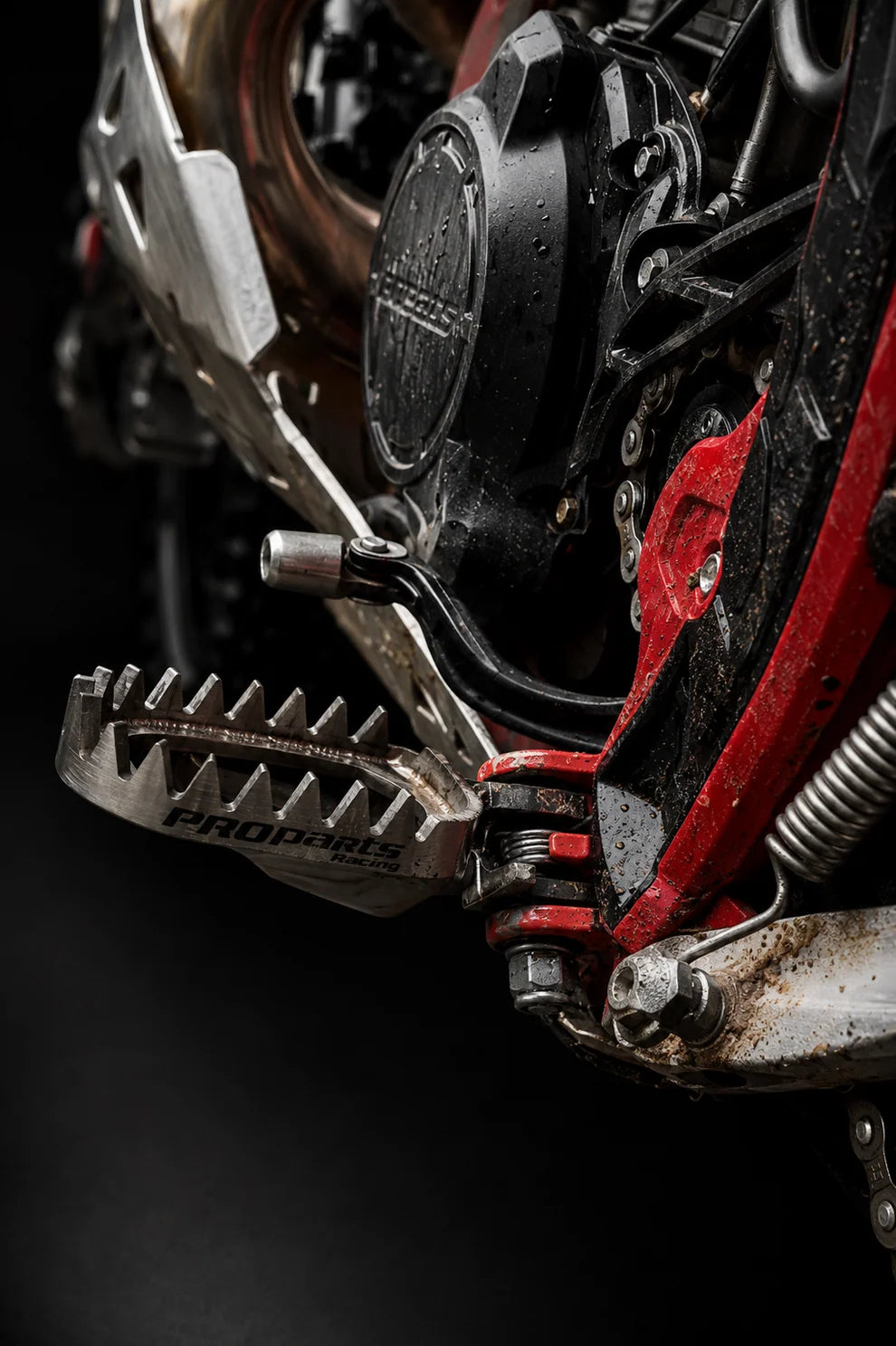 SHARK BITE • Estriberas de Titanio GR5 KTM GROUP 2024–2027
