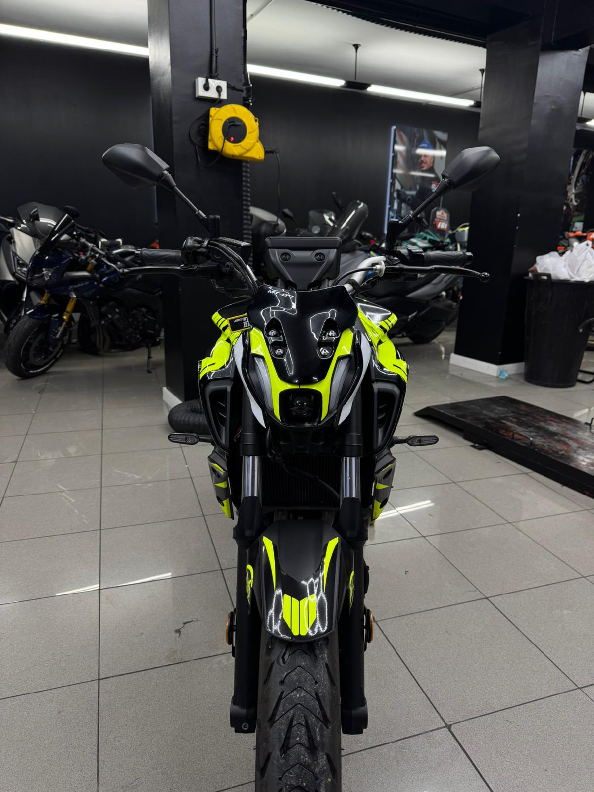 YAMAHA MT 07 2023