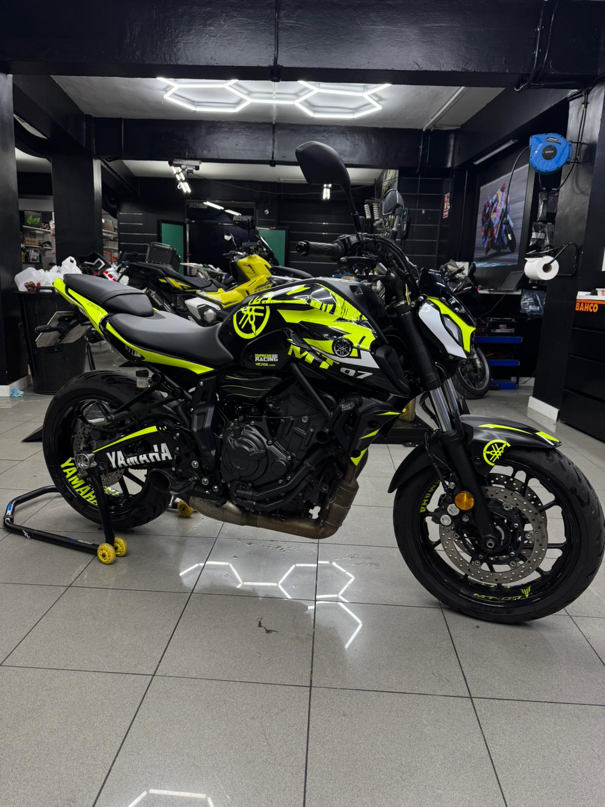 YAMAHA MT 07 2023
