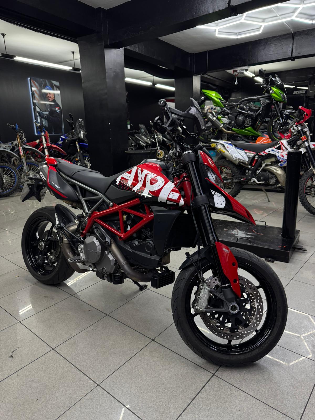 DUCATI HYPERMOTARD 950