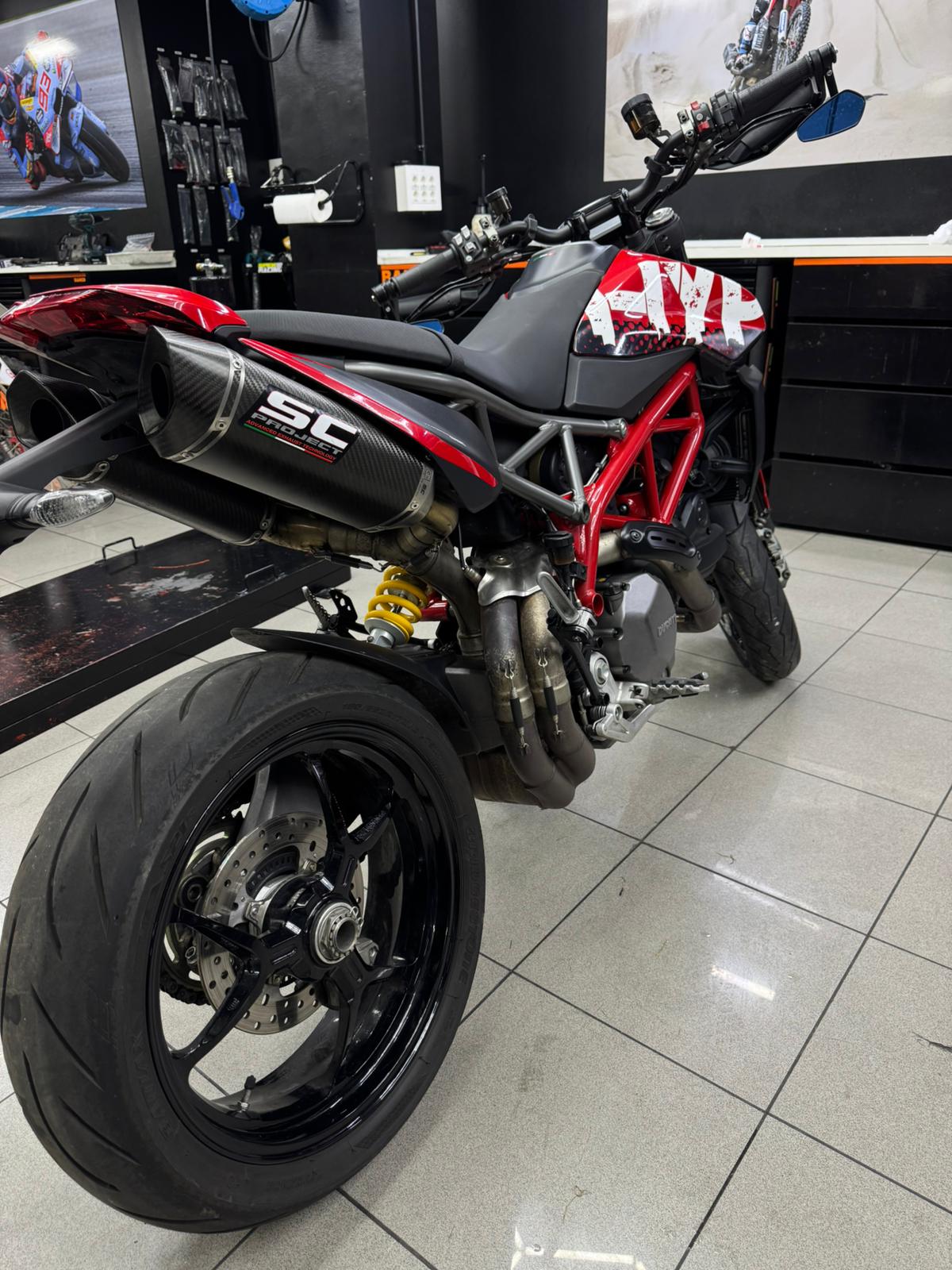 DUCATI HYPERMOTARD 950